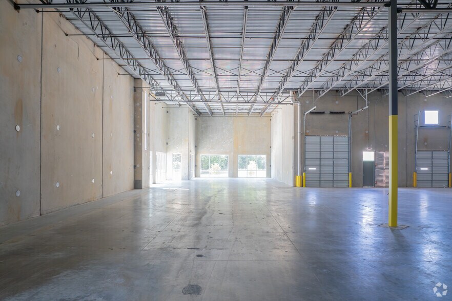 More Photos Of 2250 114th St, Grand Prairie Distribution For Sale