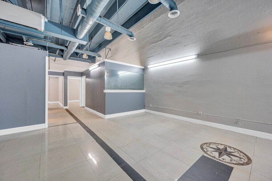 More Photos Of 4768-4772 NW 167th St, Miami Lakes Storefront Retail Office For Lease