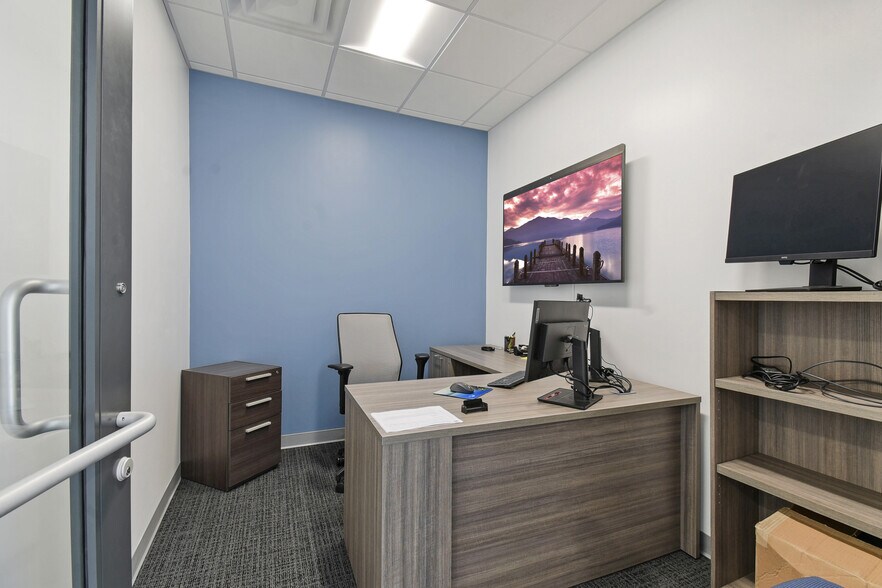 More Photos Of 10393 Fortune Pky, Jacksonville Office For Sale