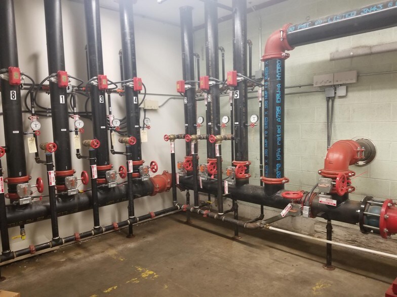 More Photos Of 1450 E Laketon Ave, Muskegon Warehouse For Lease