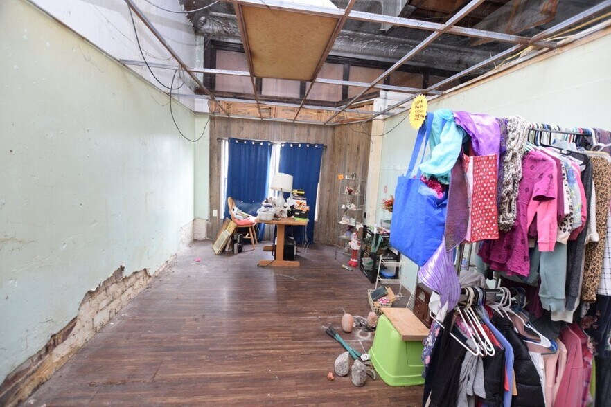 More Photos Of 114 Main St, Watts Apartments For Sale