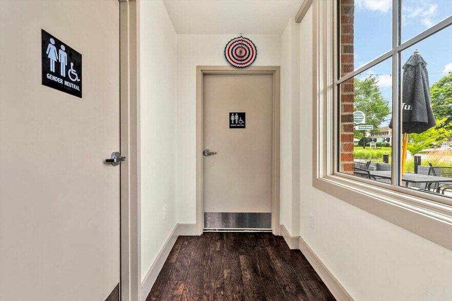 More Photos Of 859 Main St, Chatham Freestanding For Sale