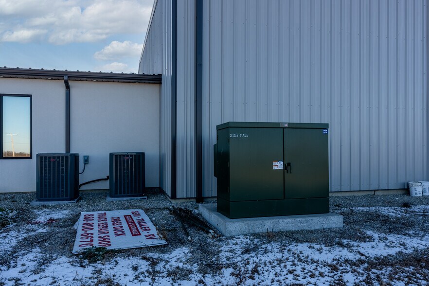 More Photos Of 22800 Highway H, Sedalia Manufacturing For Sale