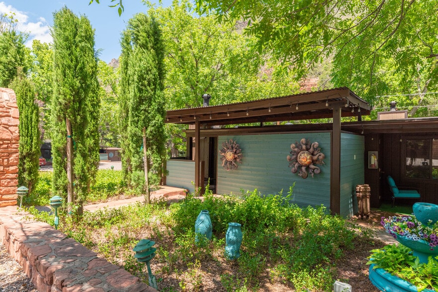 More Photos Of 4548 N State Route 89A, Sedona Hotel For Sale