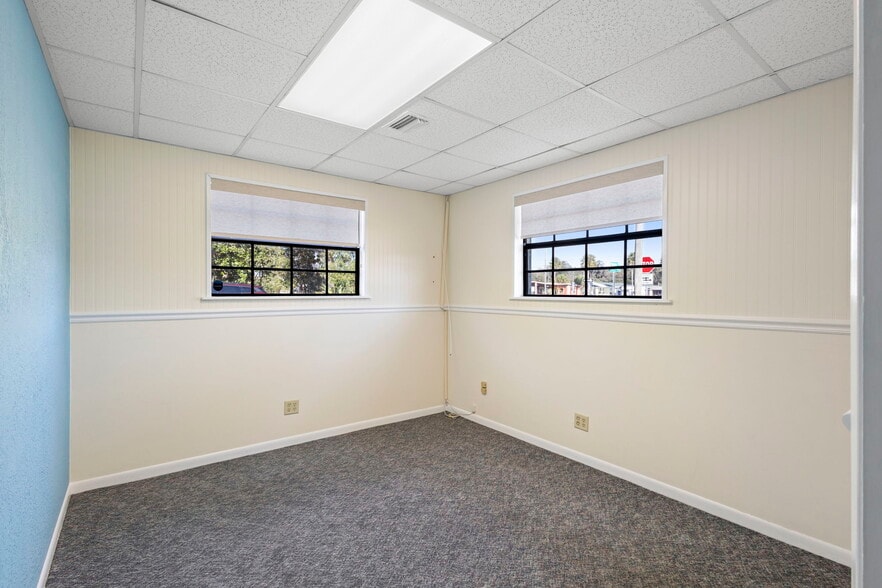 More Photos Of 1995 N Volusia Ave, Orange City Freestanding For Sale