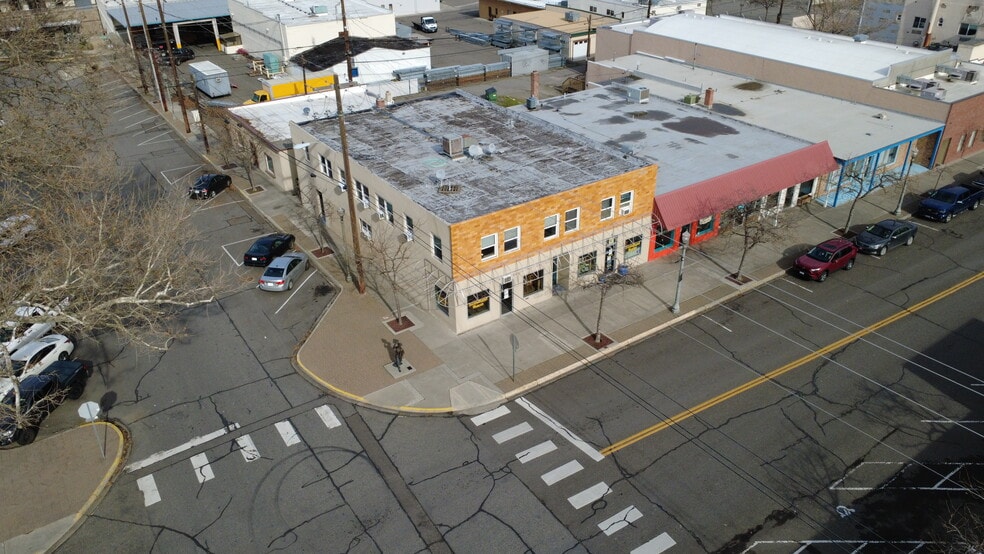 Primary Photo Of 322-324 W Kennewick Ave, Kennewick Storefront Retail Residential For Sale