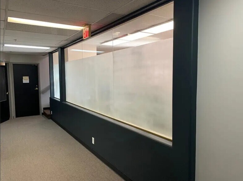 More Photos Of 901 1 St Av N, Saskatoon Self Storage For Lease