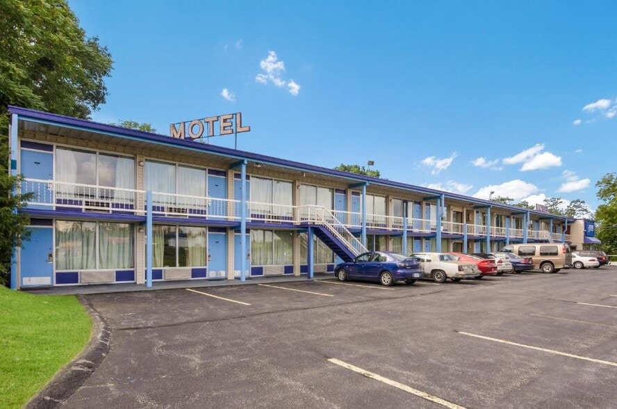 More Photos Of 705 Chapman Rd, Wytheville Hotel For Sale