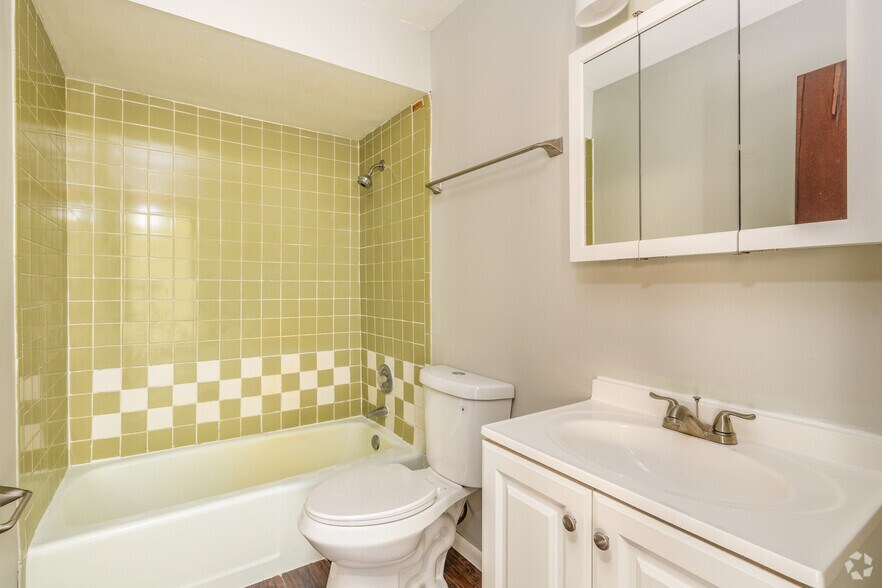 More Photos Of 2425 Wesleyan Ave, Rockford Apartments For Sale