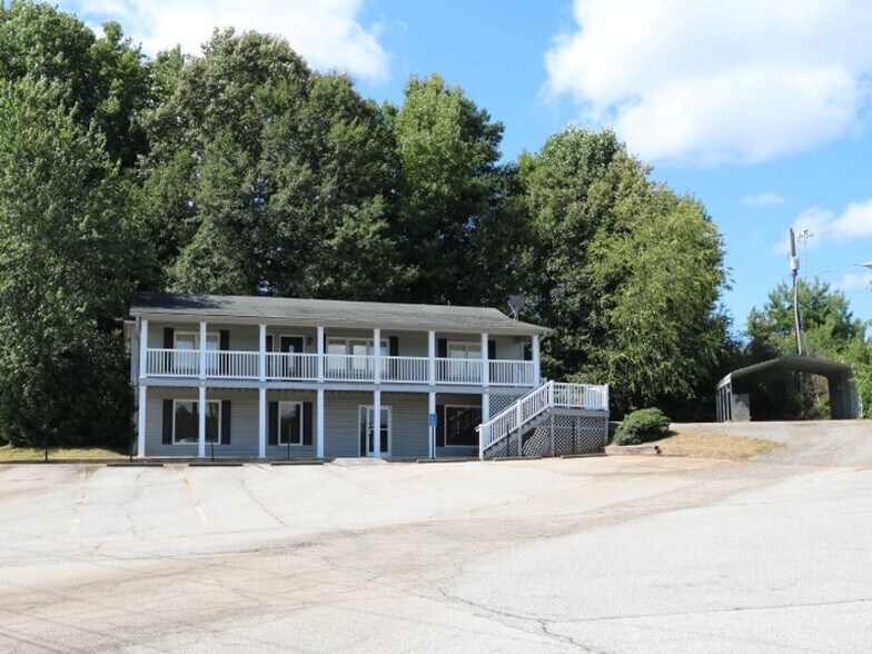 Primary Photo Of 304 E Frontage Rd, Greer Freestanding For Sale