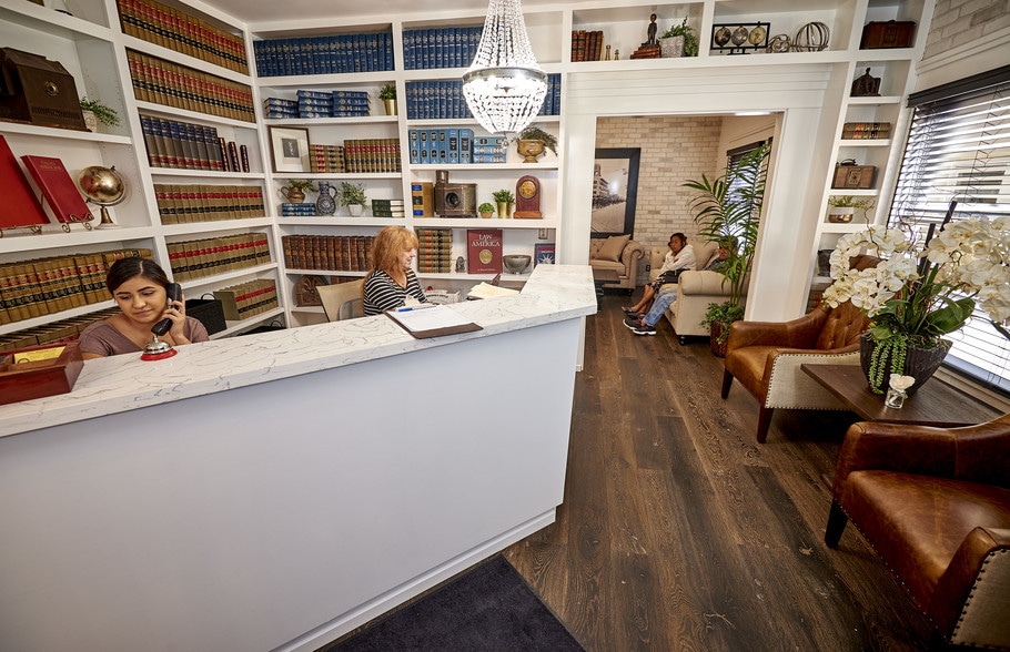 More Photos Of 202-208 W 4th St, Santa Ana Office For Lease