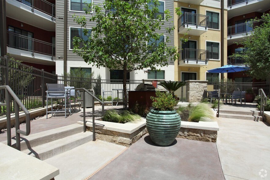 More Photos Of 4646 Mueller Blvd, Austin Apartments For Lease