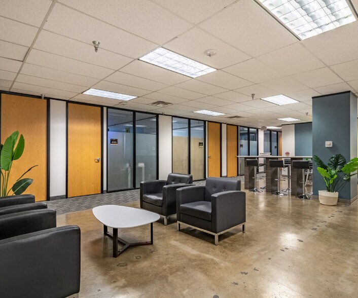 More Photos Of 8360 Lyndon B Johnson Fwy, Dallas Office For Sale