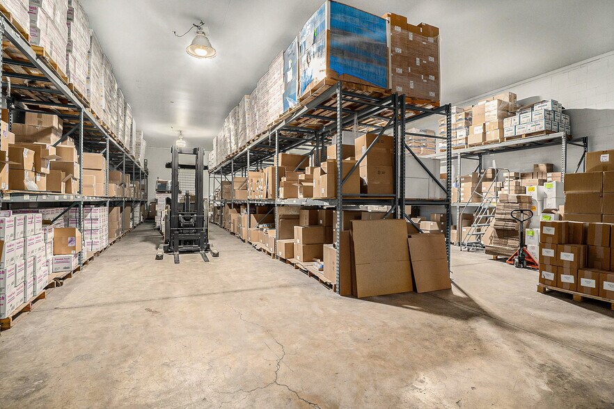 More Photos Of 4165 Lippincott Blvd, Burton Light Distribution For Sale