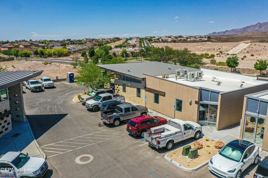 More Photos Of 6301 Northern Pass Dr, El Paso Office For Sale