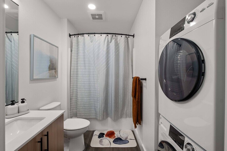 More Photos Of 104 12th Ave, Seattle Apartments For Lease