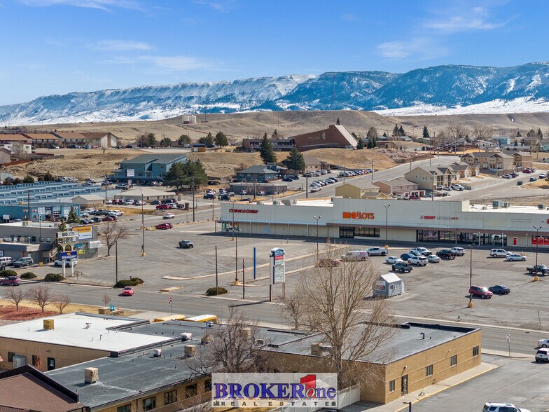 More Photos Of 2135 E 12th St, Casper Unknown For Lease