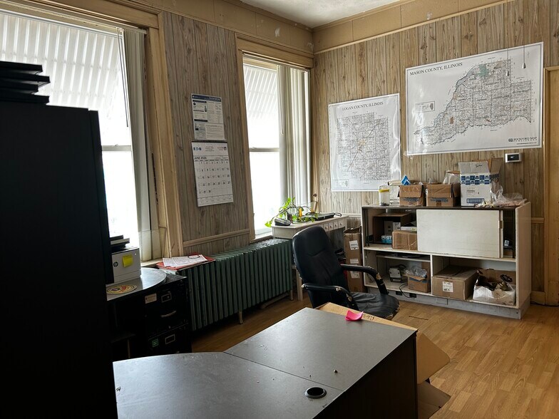More Photos Of 600 Broadway St, Lincoln General Retail For Sale