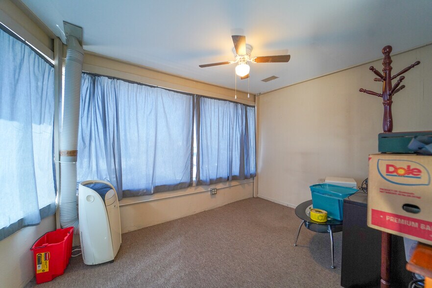 More Photos Of 802 North St, Victoria General Retail For Sale
