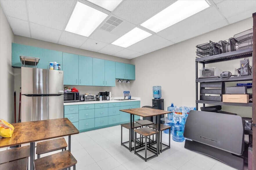 More Photos Of 1001 3rd Ave W, Bradenton Medical For Lease