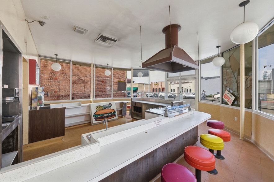 More Photos Of 951 C St, Hayward Fast Food For Sale