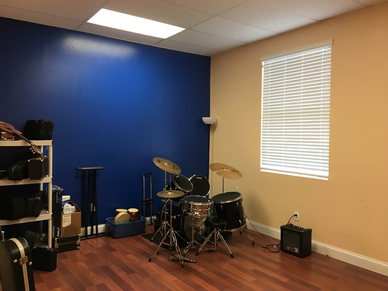 More Photos Of 5781-5797 NW 151st St, Miami Lakes Loft Creative Space For Sale