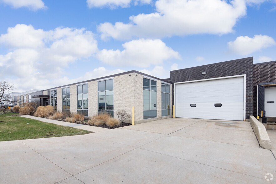 More Photos Of 2250 Arthur Ave, Elk Grove Village Warehouse For Lease