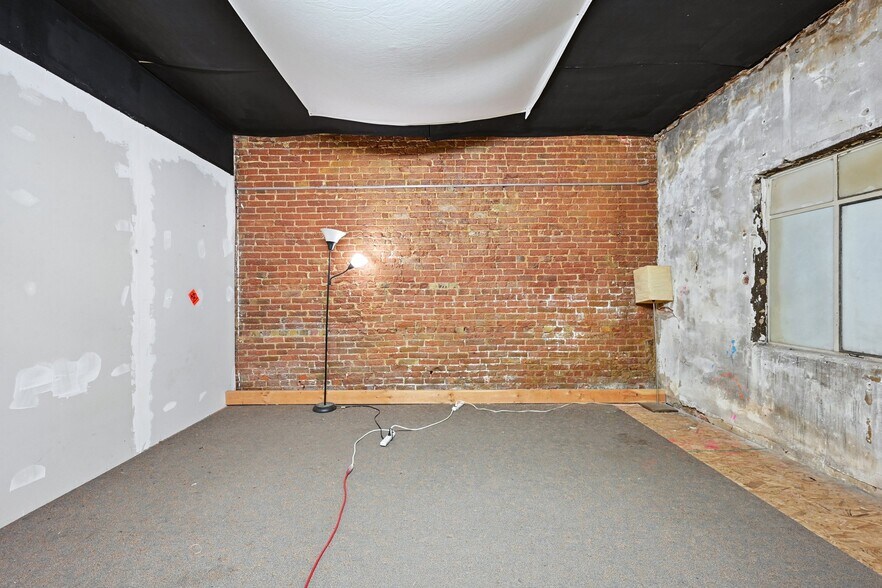 More Photos Of 3100 Blake St, Denver Storefront For Sale