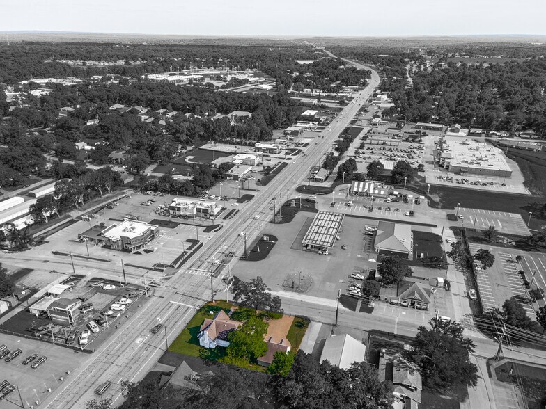 More Photos Of 209 S Main St, Lindale Loft Creative Space For Sale