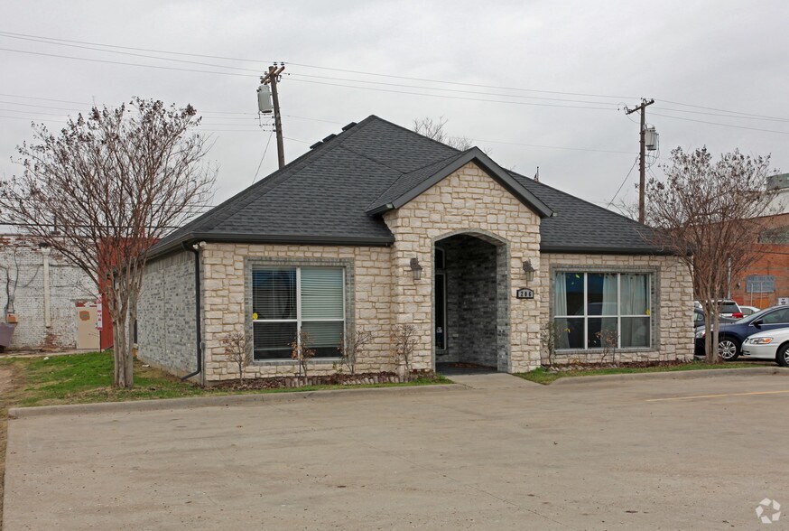 Primary Photo Of 206 Sunset Ave, Dallas Office For Sale