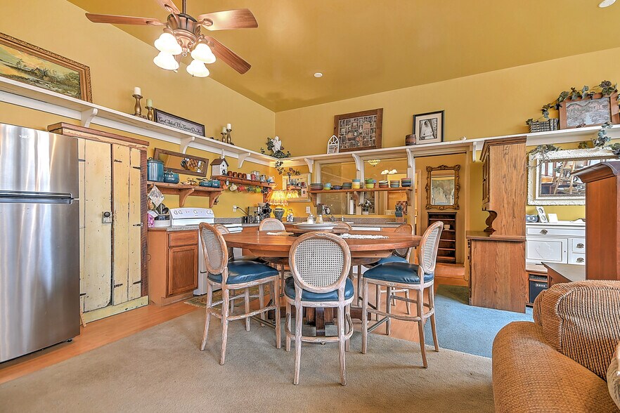 More Photos Of 19407 Bethel Rd, Abingdon Flex For Sale