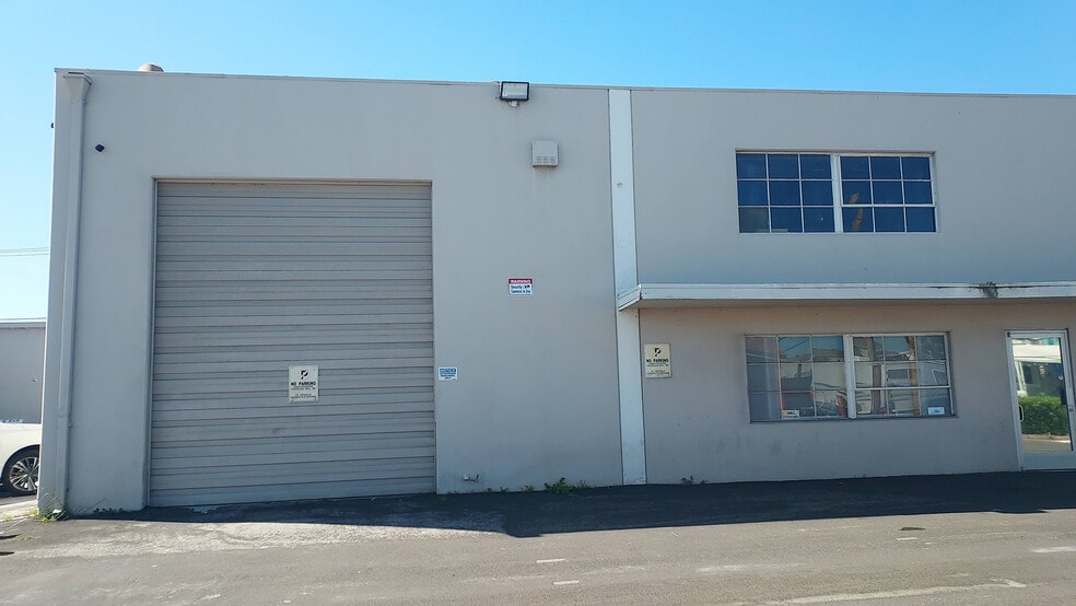 More Photos Of 29 Karen Rd, Belmont Industrial For Lease