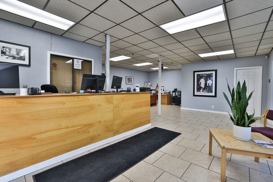 More Photos Of 2340-2350 Webster St, Oakland Auto Repair For Sale