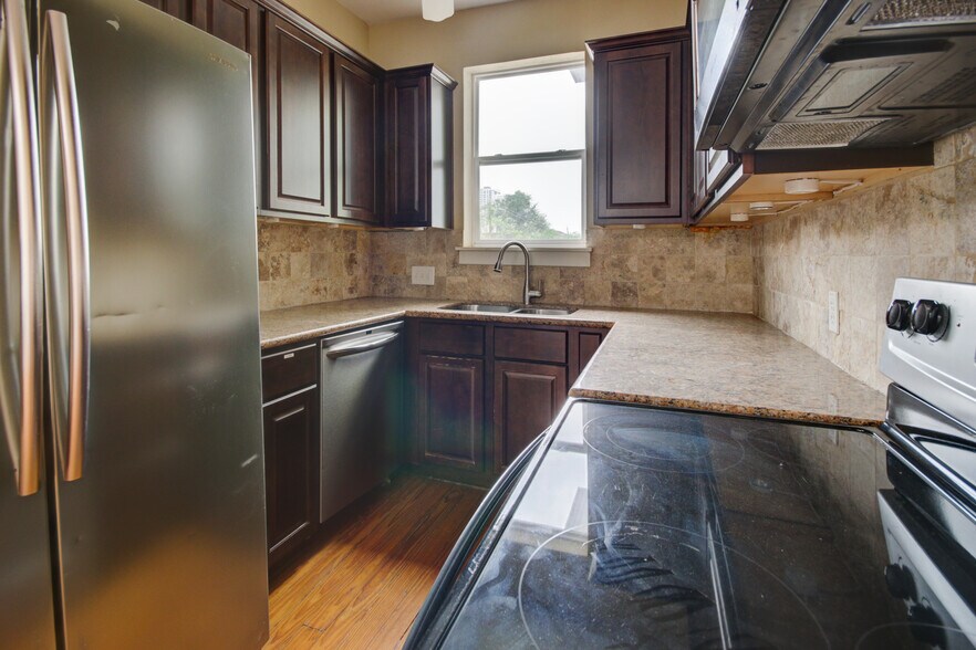 More Photos Of 239 Westheimer Rd, Houston Office Residential For Sale