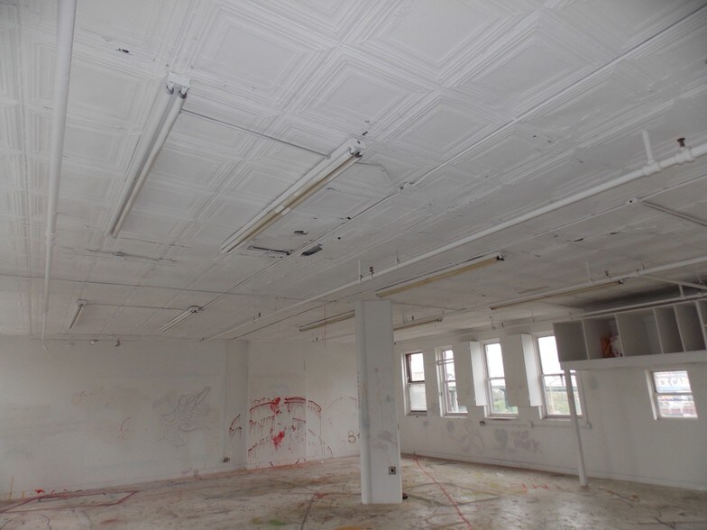 More Photos Of 122-126 18th St, Brooklyn Warehouse For Lease