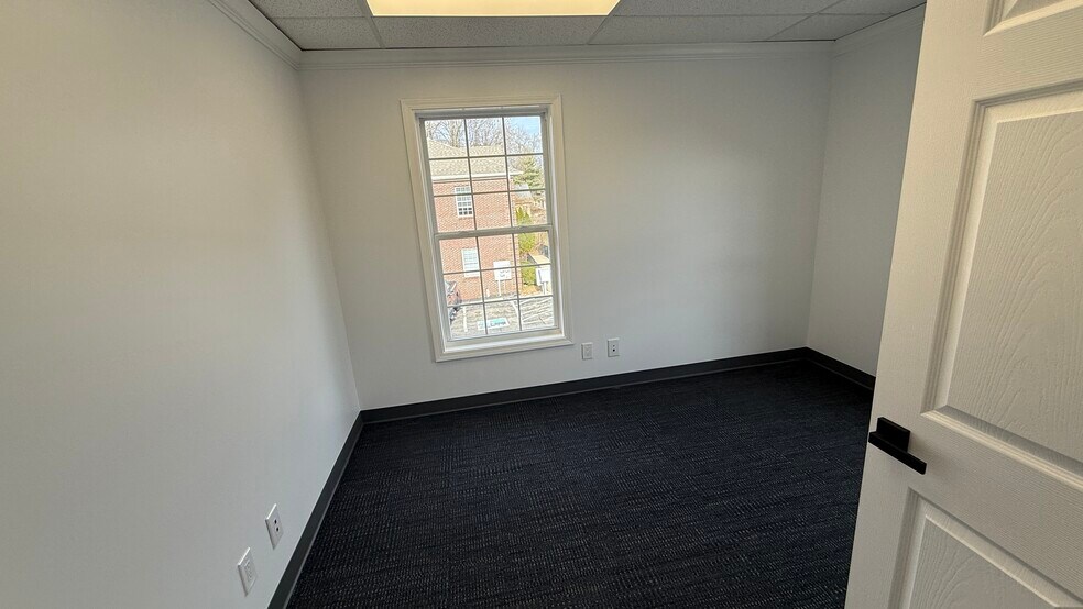 More Photos Of 11801 Brinley Ave, Louisville Medical For Lease