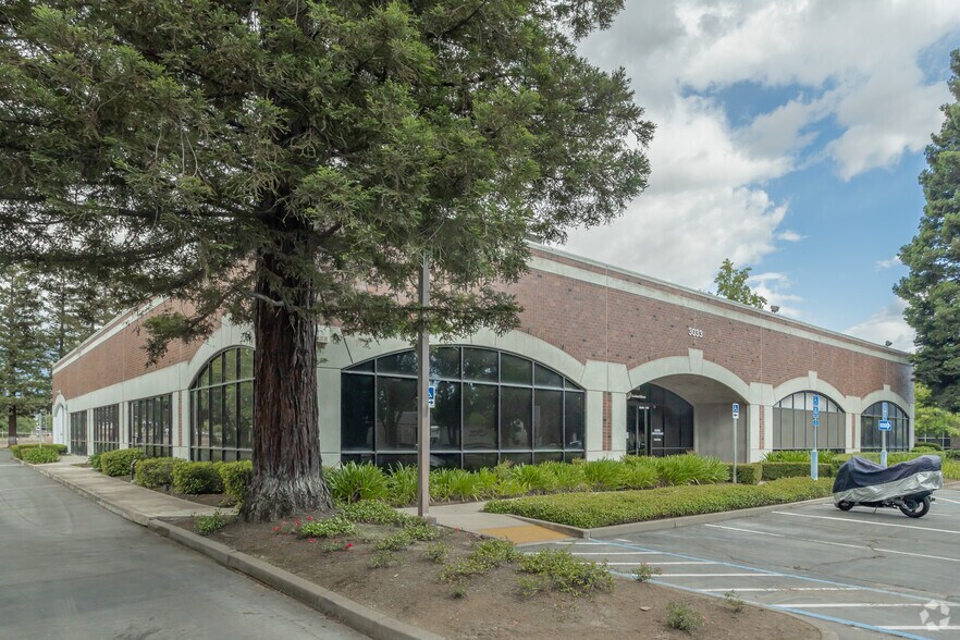 Primary Photo Of 3033 Gold Canal Dr, Rancho Cordova Flex For Lease