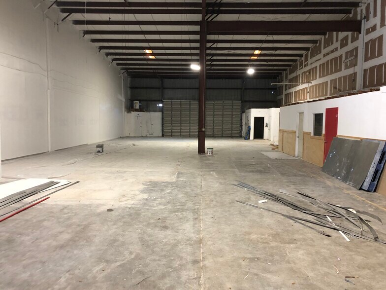 More Photos Of 1600-1650 NW 34th Ter, Lauderhill Warehouse For Lease