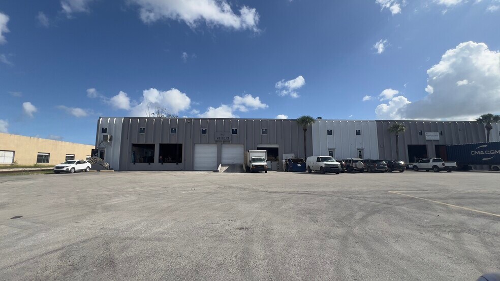 More Photos Of 9700-9770 NW 91st Ct, Medley Manufacturing For Lease