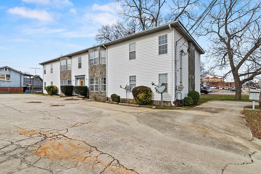 More Photos Of 400 S Center St, Thomaston Apartments For Sale