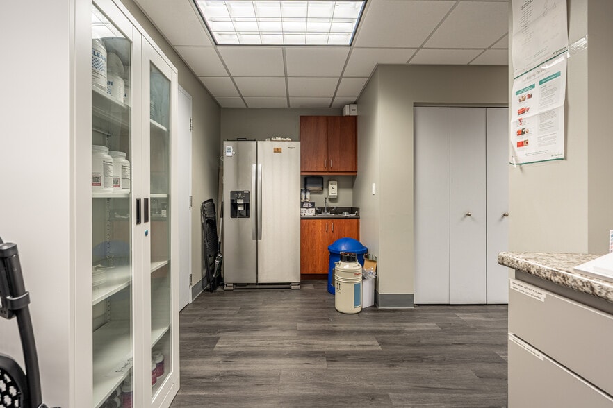 More Photos Of 2400 N Ashland Ave, Chicago Medical For Lease