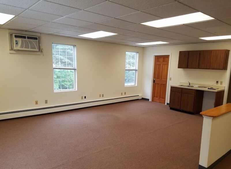 More Photos Of 114 State Rd, Sagamore Beach Warehouse For Lease