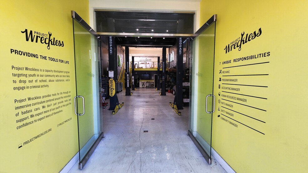 More Photos Of 1449 Mendell St, San Francisco Light Manufacturing For Sale