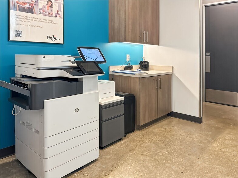 More Photos Of 1901 Manhattan Blvd, Harvey Coworking Space