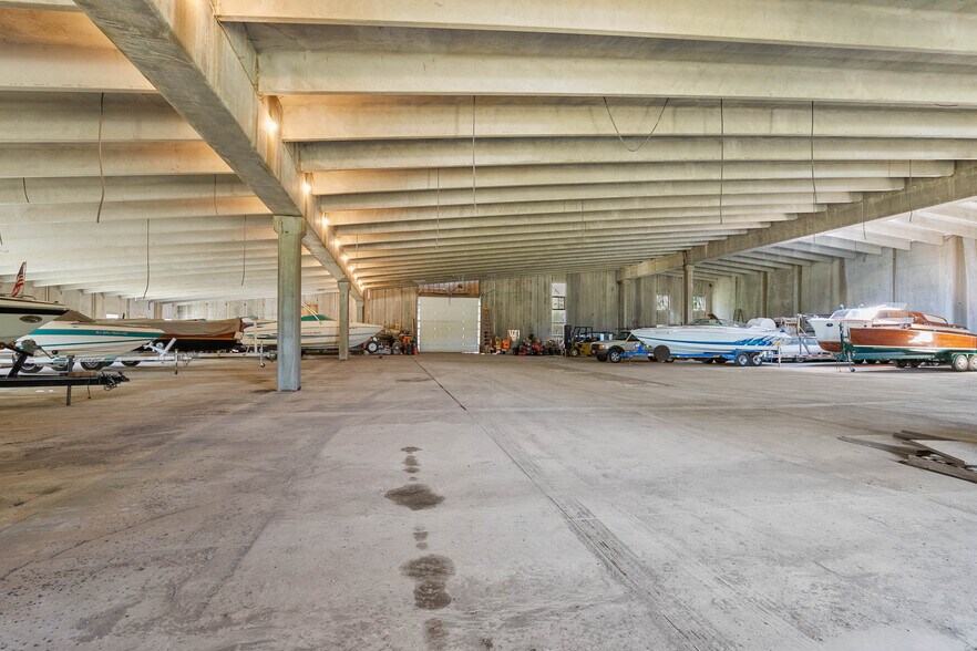 More Photos Of 5910 Park, Marshall Warehouse For Lease