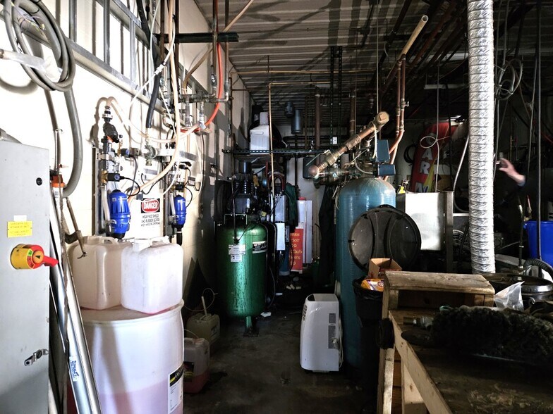 More Photos Of 10253 Pierce Rd, Freeland General Retail For Sale