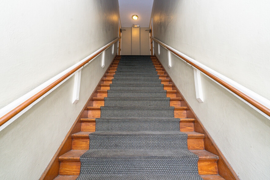 More Photos Of 1126 Central Ave, Saint Petersburg Loft Creative Space For Lease