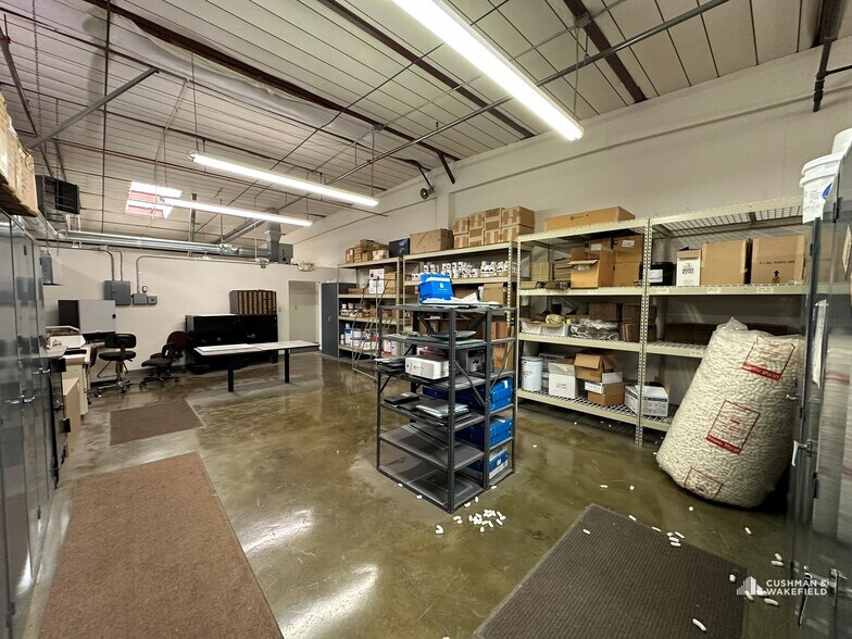More Photos Of 4650 Venture Dr, Johnstown Warehouse For Lease
