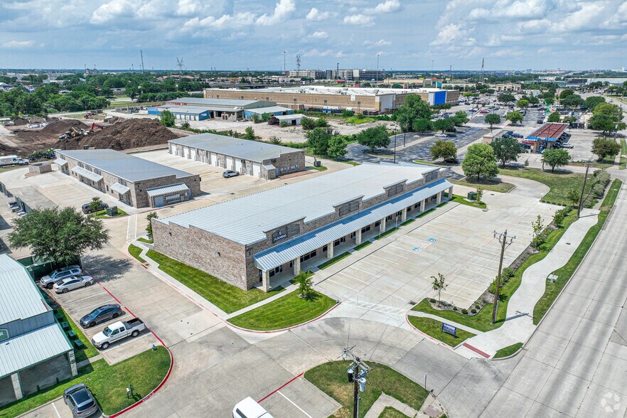 More Photos Of 5025 K Ave, Plano Flex For Lease