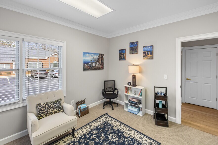 More Photos Of 555 Sun Valley Dr, Roswell Office For Lease